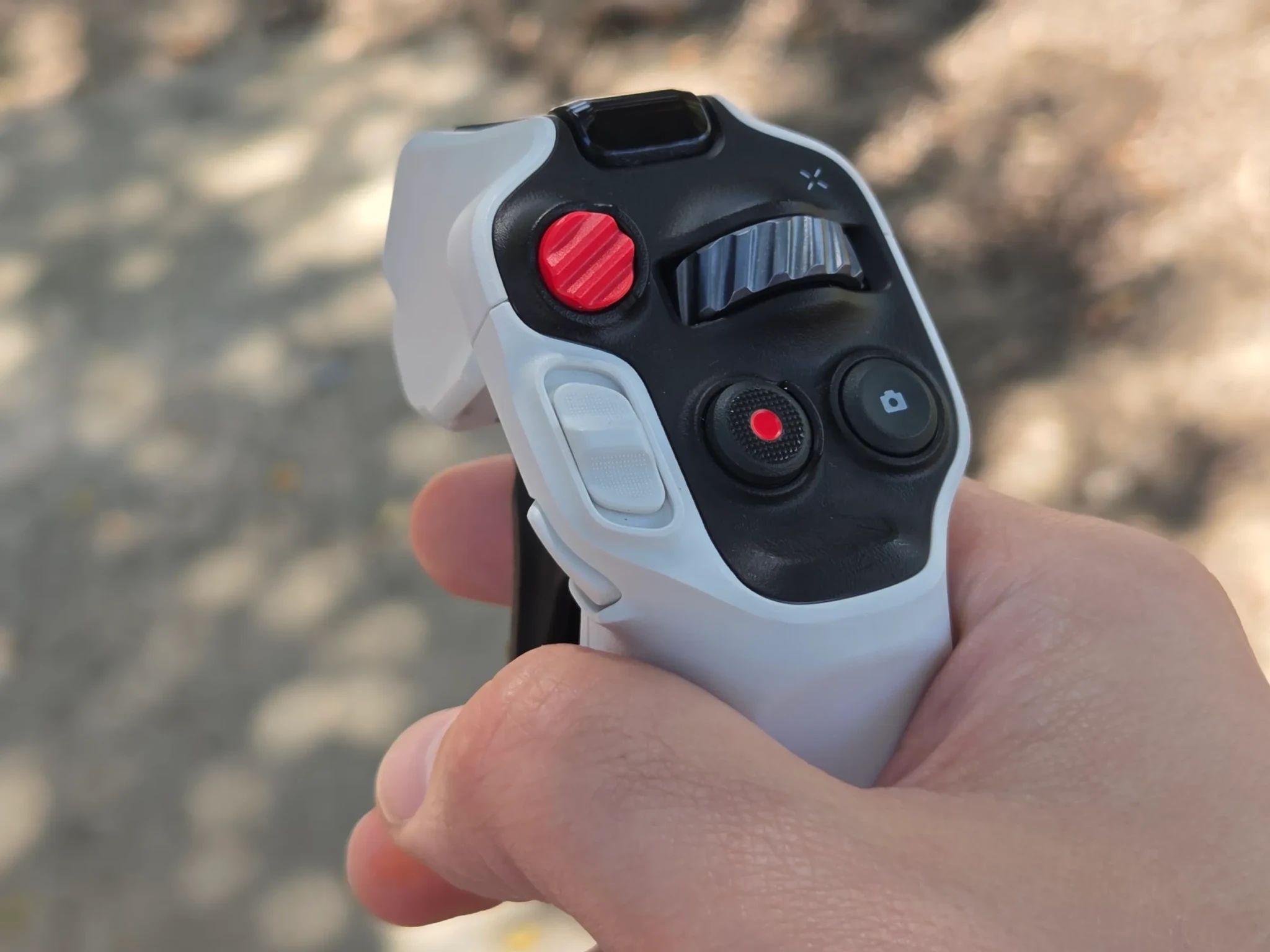 Контроллер Antigravity A1 с кнопками и регуляторами