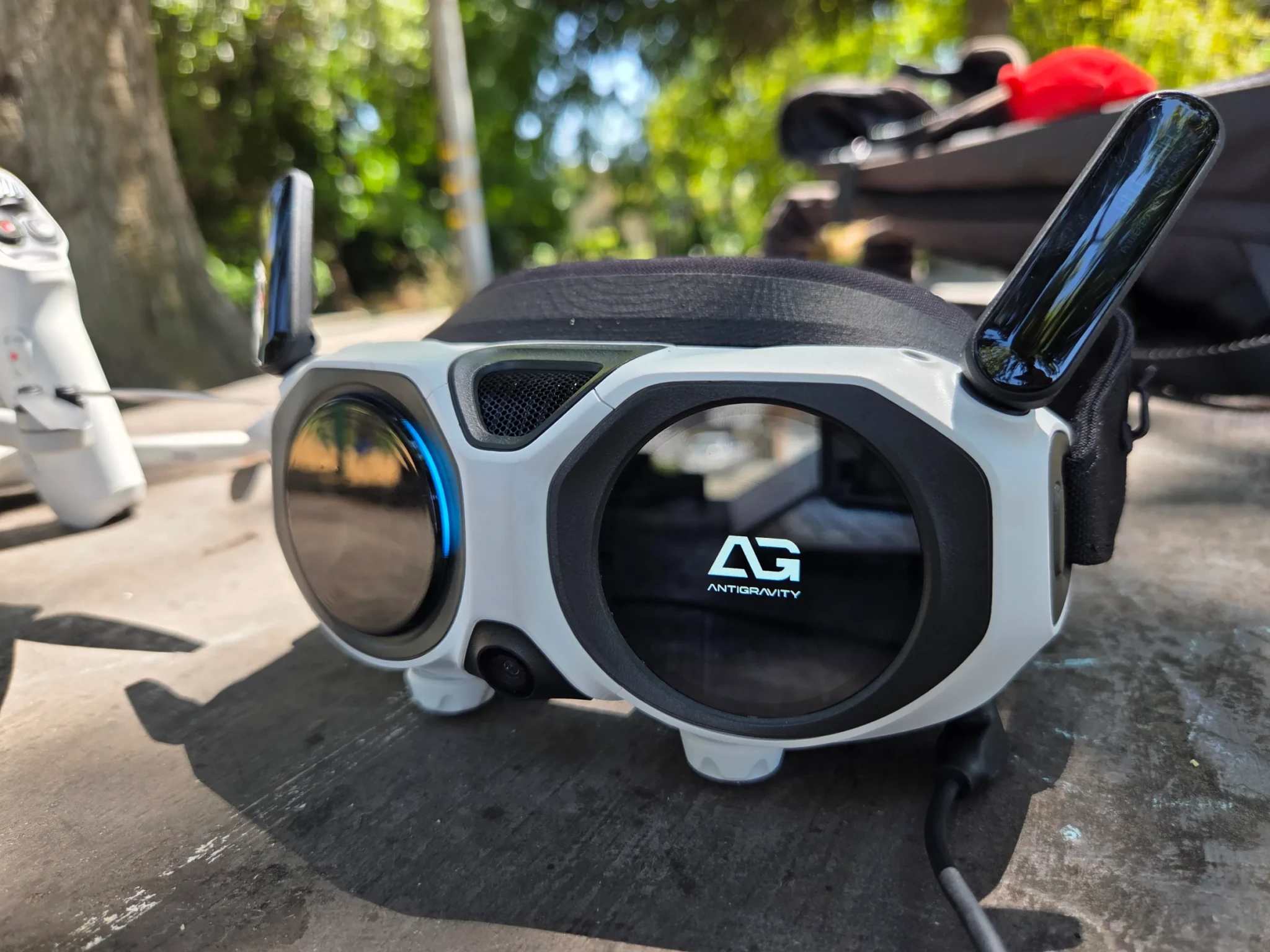 Очки Antigravity A1 со встроенным экраном и камерой passthrough