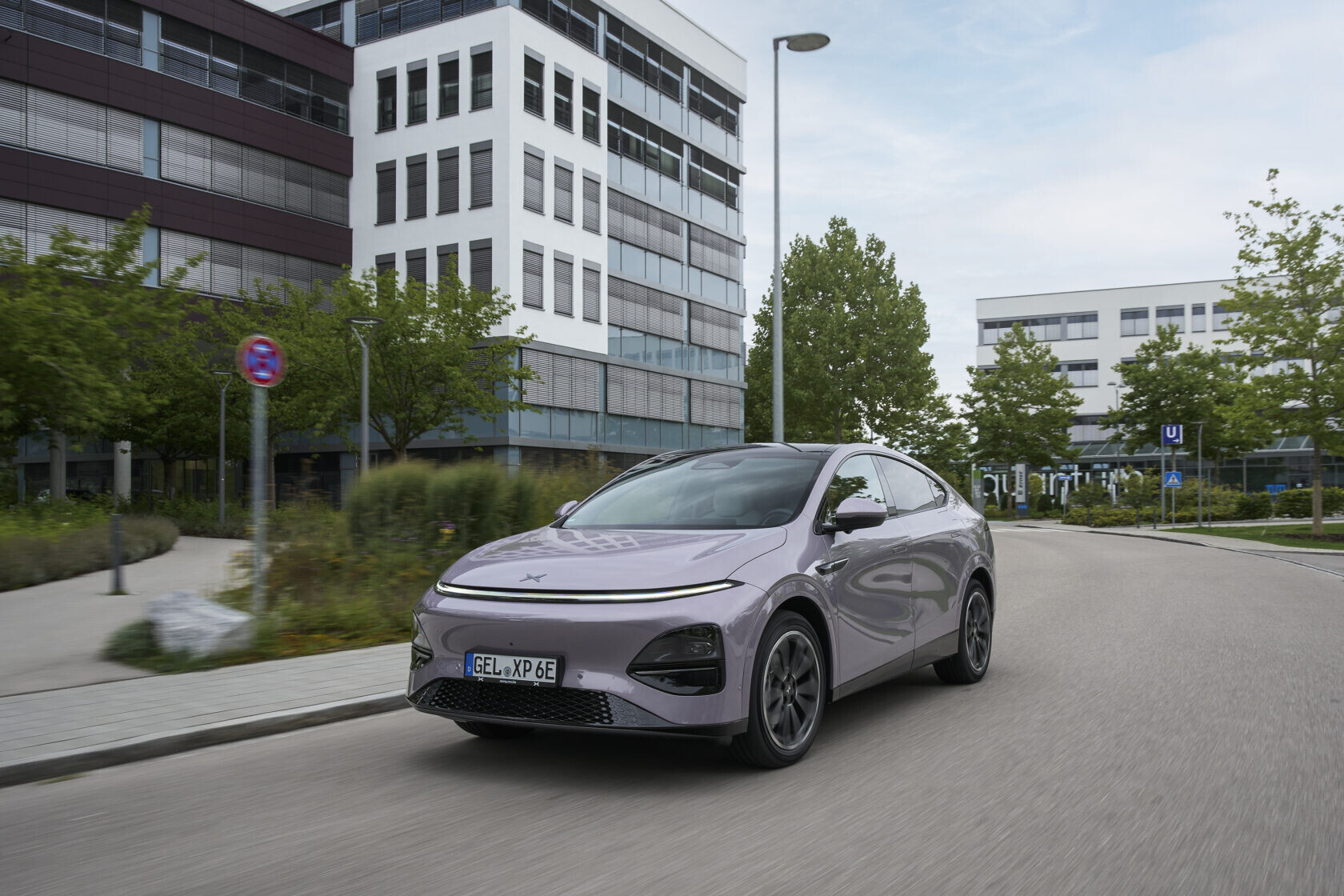 Электрический автомобиль XPENG G6 на автосалоне IAA Mobility в Мюнхене