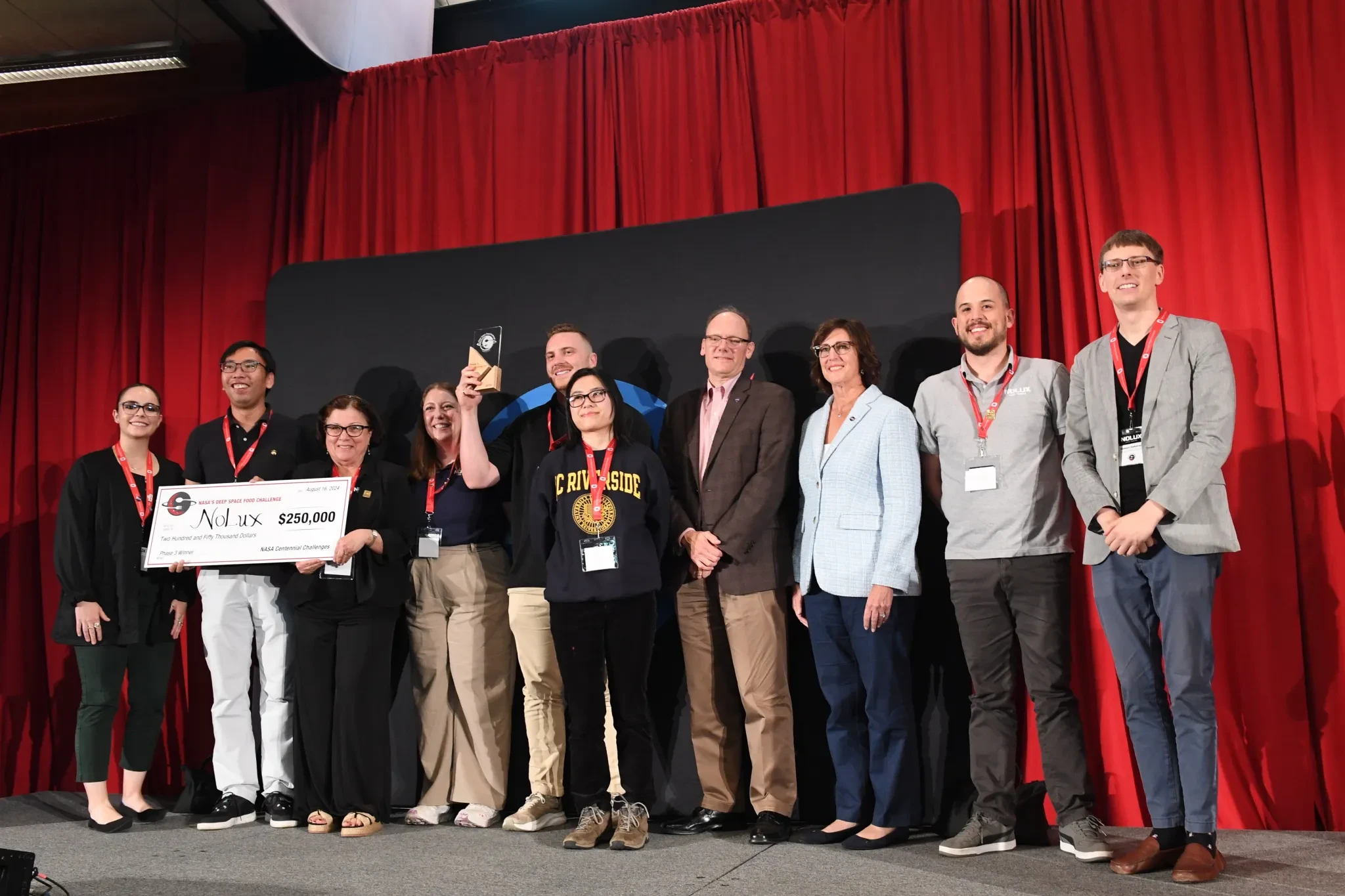 Команда Nolux получает награду в 250000$ за систему питания на искусственном фотосинтезе