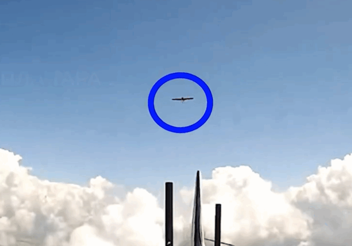 Дрон Гербера с камерой и модулем ИИ уклоняется от перехвата