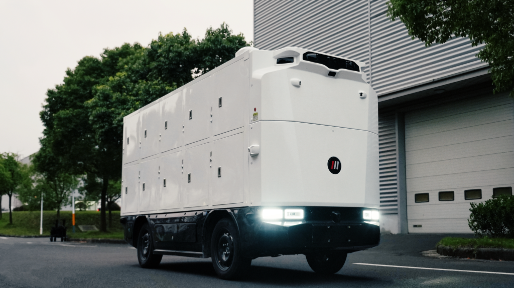 Featured image for v tehase zapuskayut robotov dostavshhikov s tsenoj 3 za zakaz radi konkurentsii s uber eats