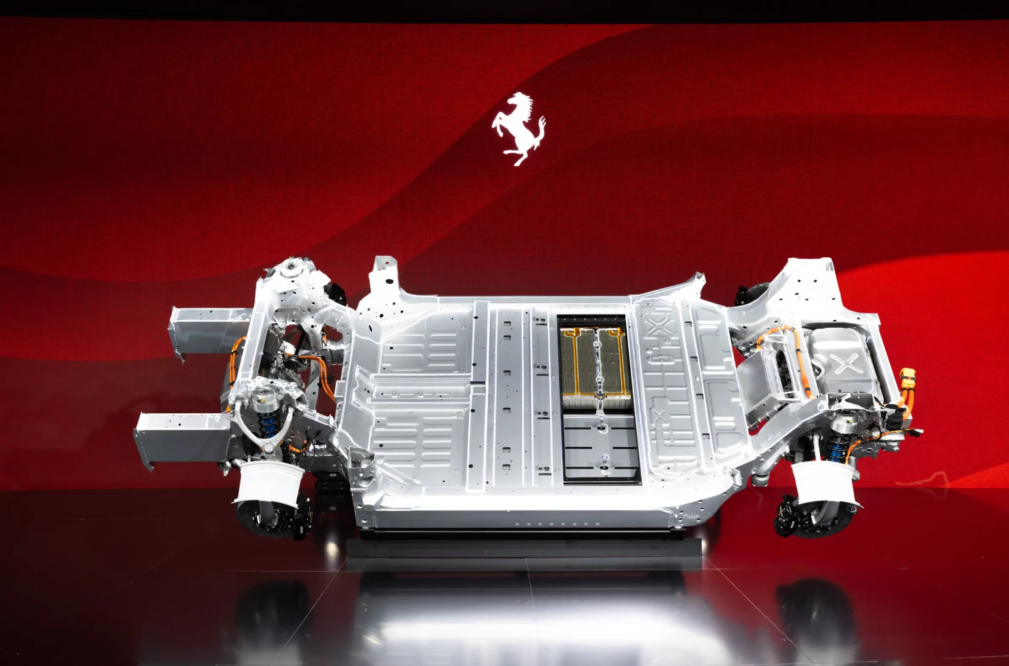 Базовое шасси электромобиля Ferrari Elettrica с видимыми структурными компонентами