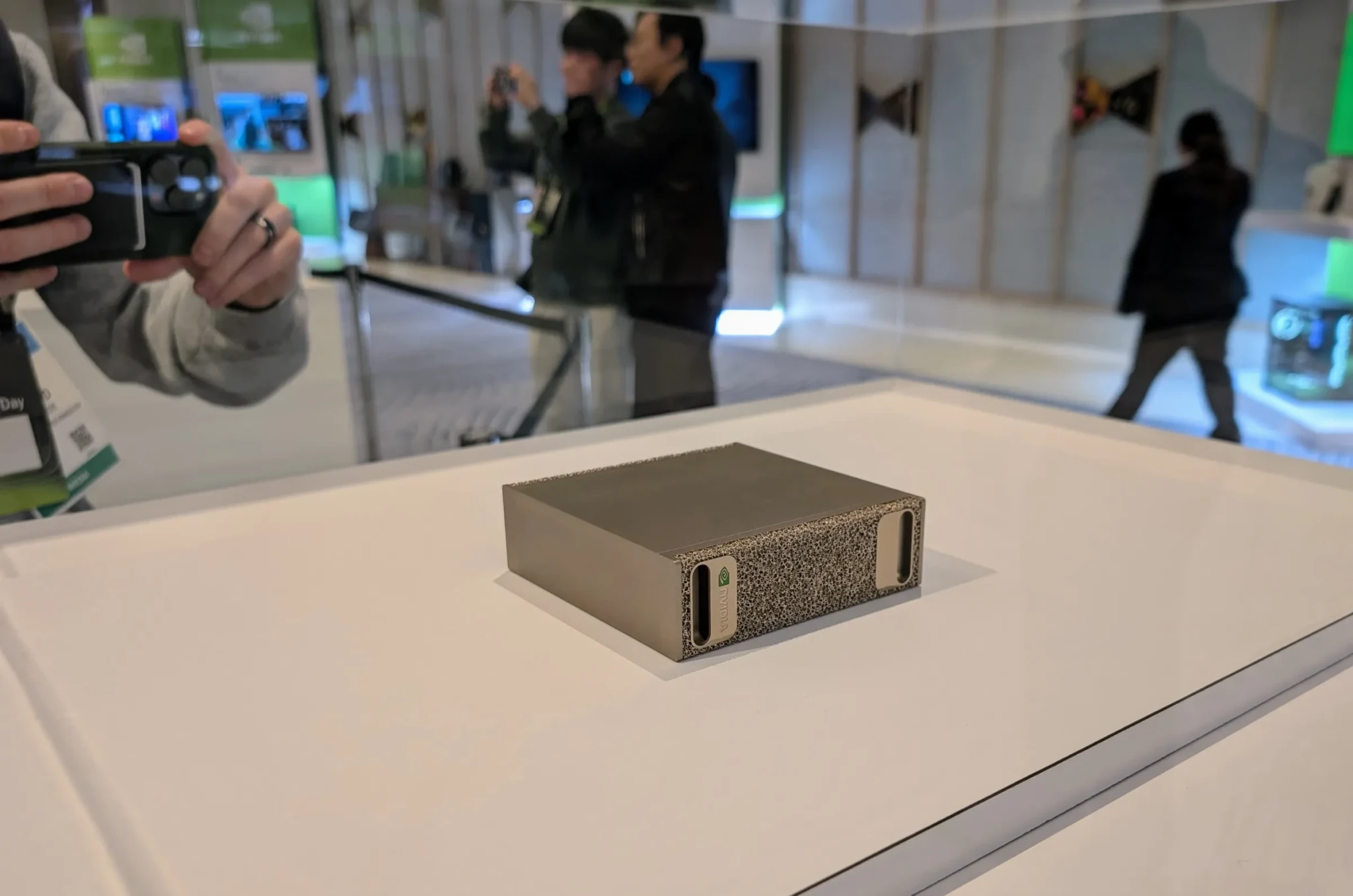 Компьютер Nvidia DGX Spark для искусственного интеллекта